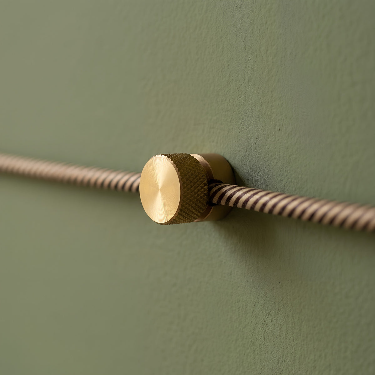 Pasacables de pared de metal para cable textil — Bronce satinado