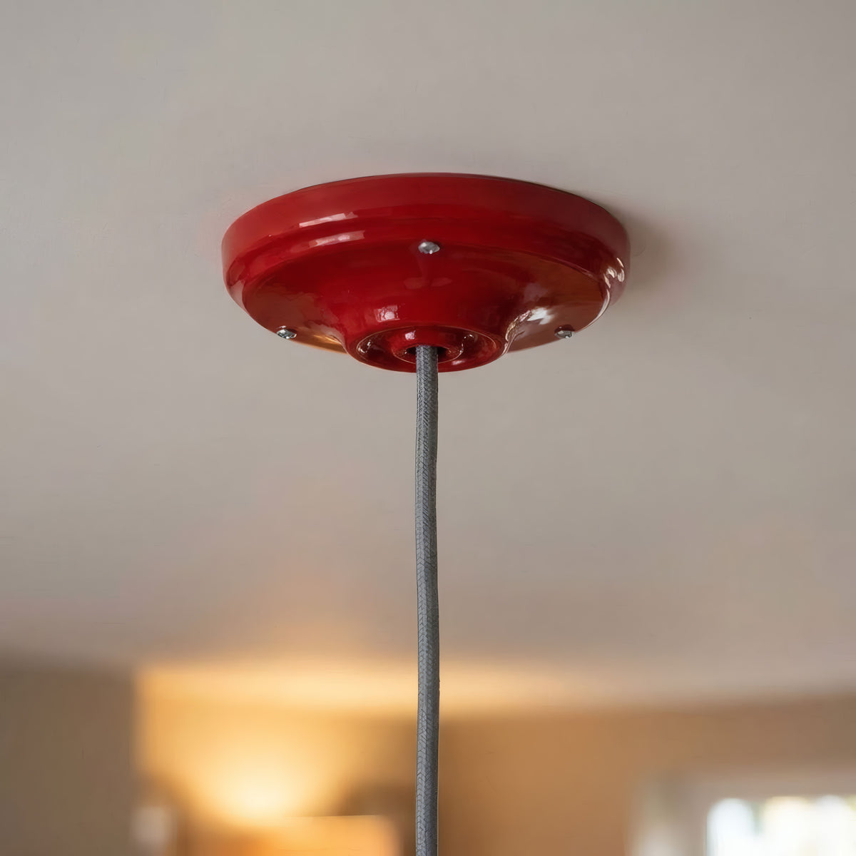 Florón de porcelana con kit de fijación, Ø 105 mm — Rojo