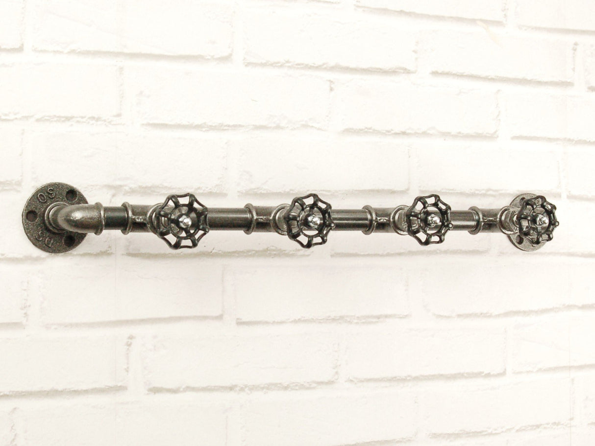 Perchero con 4 volantes alargados negros | 3 tamaños