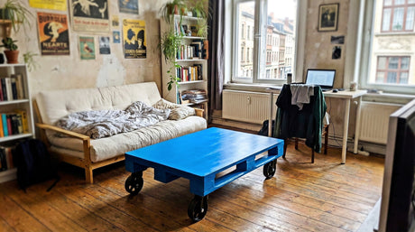 Table basse en palette peinte