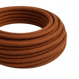 Cable textil redondo de algodón – Marrón canela, rollo en primer plano