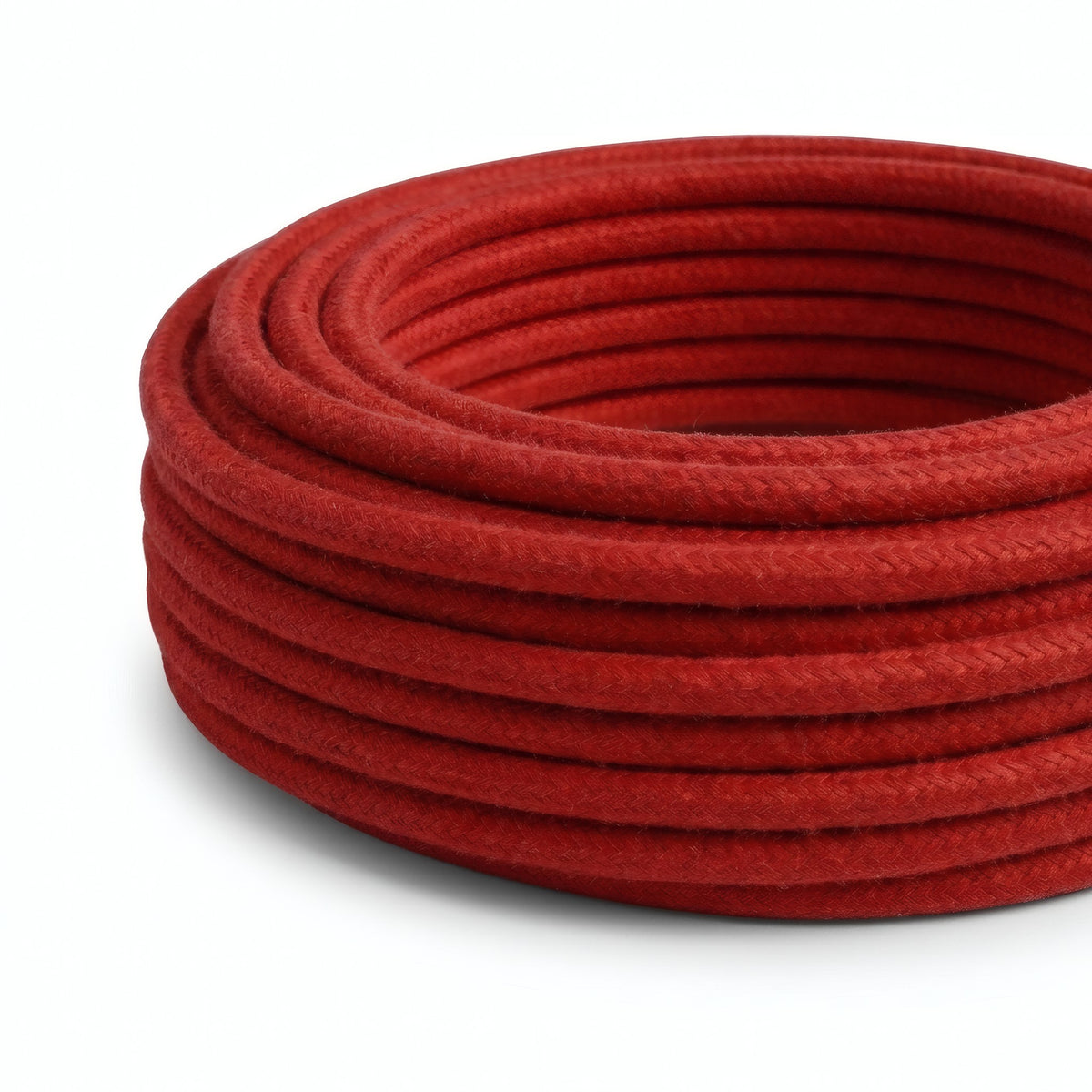 Cable textil redondo de algodón – Rojo fuego, foto sobre fondo blanco