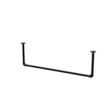 Portant à vêtements suspendu au plafond en tubes d'acier peints noir mat Ø 27 mm — largeur 106 cm, hauteur sous plafond 32 cm, vue de trois quarts sur fond blanc