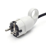 Clavija macho Schuko con anilla extractora — Blanco