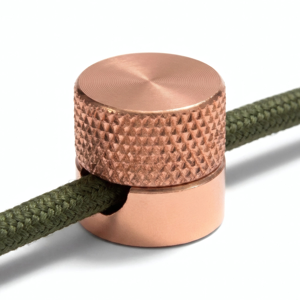 Pasacables de pared de metal para cable textil