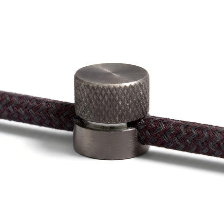 Pasacables de pared de metal para cable textil — Titanio satinado