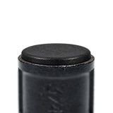 Tapón de plástico negro en un manguito deco pintado de negro 3/4″