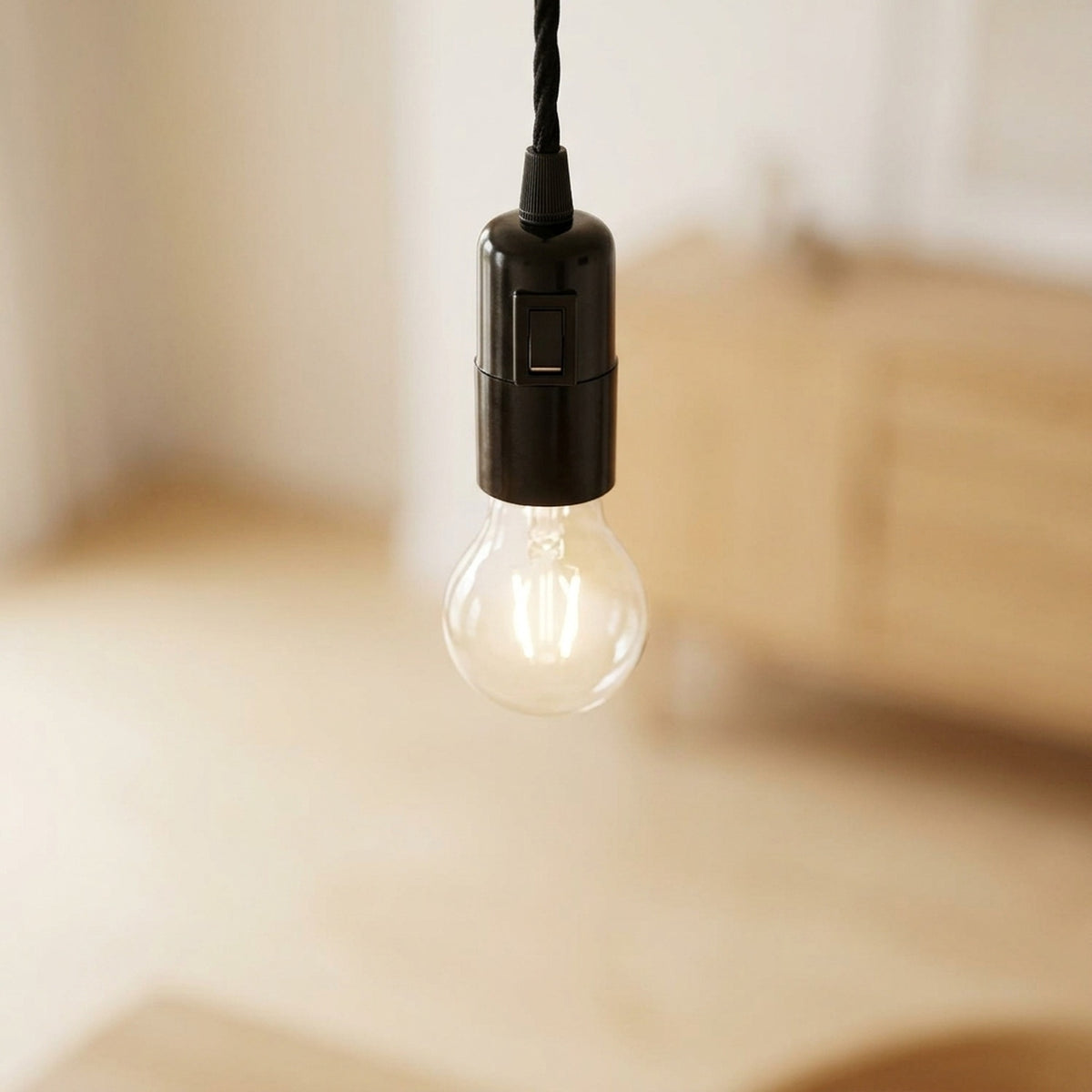 Portalámparas E27 de baquelita con interruptor — Negro
