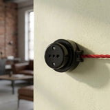 Kit toma de pared y base de porcelana — Italiana 2P+T 10/16 A / Negro / 1 salida