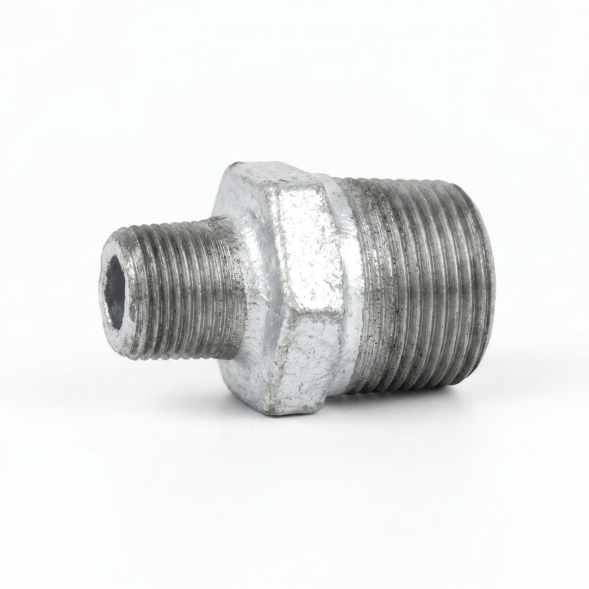 Nipple reductor de fundición galvanizada - foto de producto sobre fondo blanco 6
