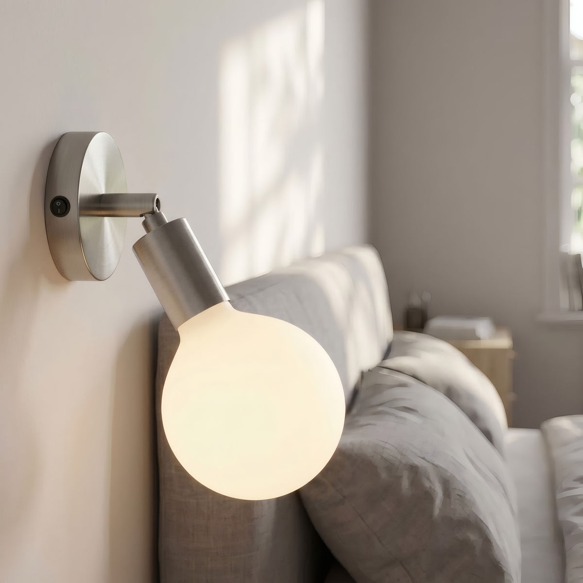 Mini florón cilíndrico de metal con interruptor, Ø 83 mm — Titanio satinado