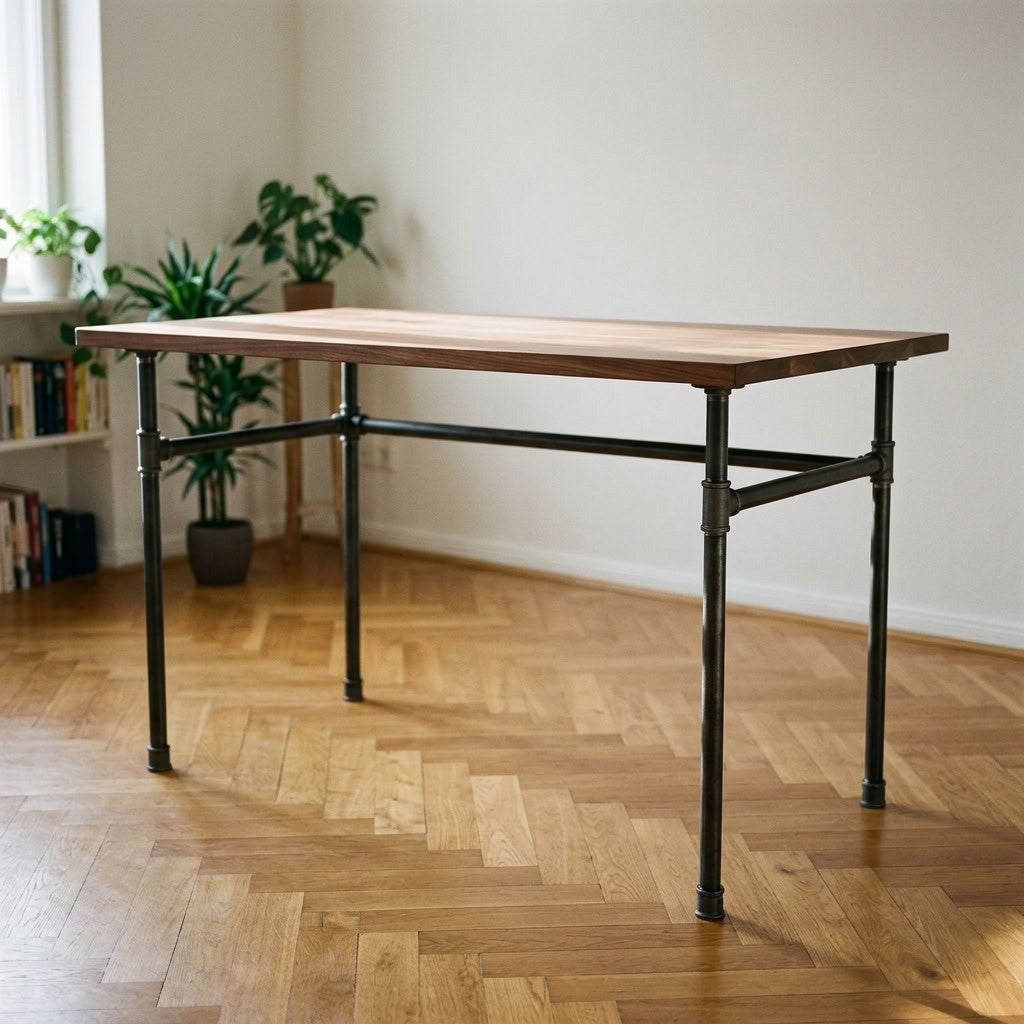 Escritorio industrial con tablero de nogal sobre estructura en U de hierro fundido y acero Ø 27 mm, ambiente (tablero no incluido)