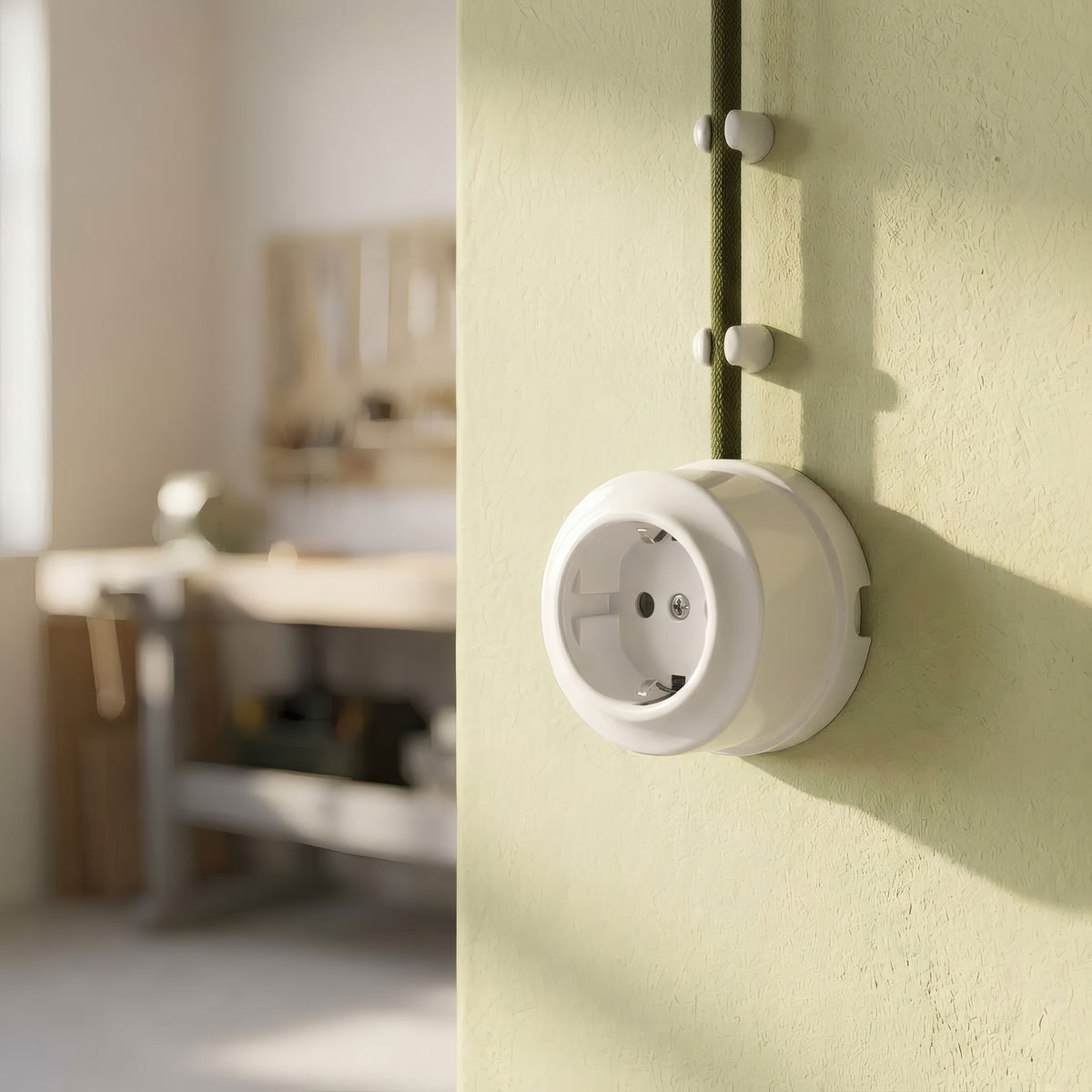 Toma de pared de porcelana — Schuko 2P+T 16 A / Blanco